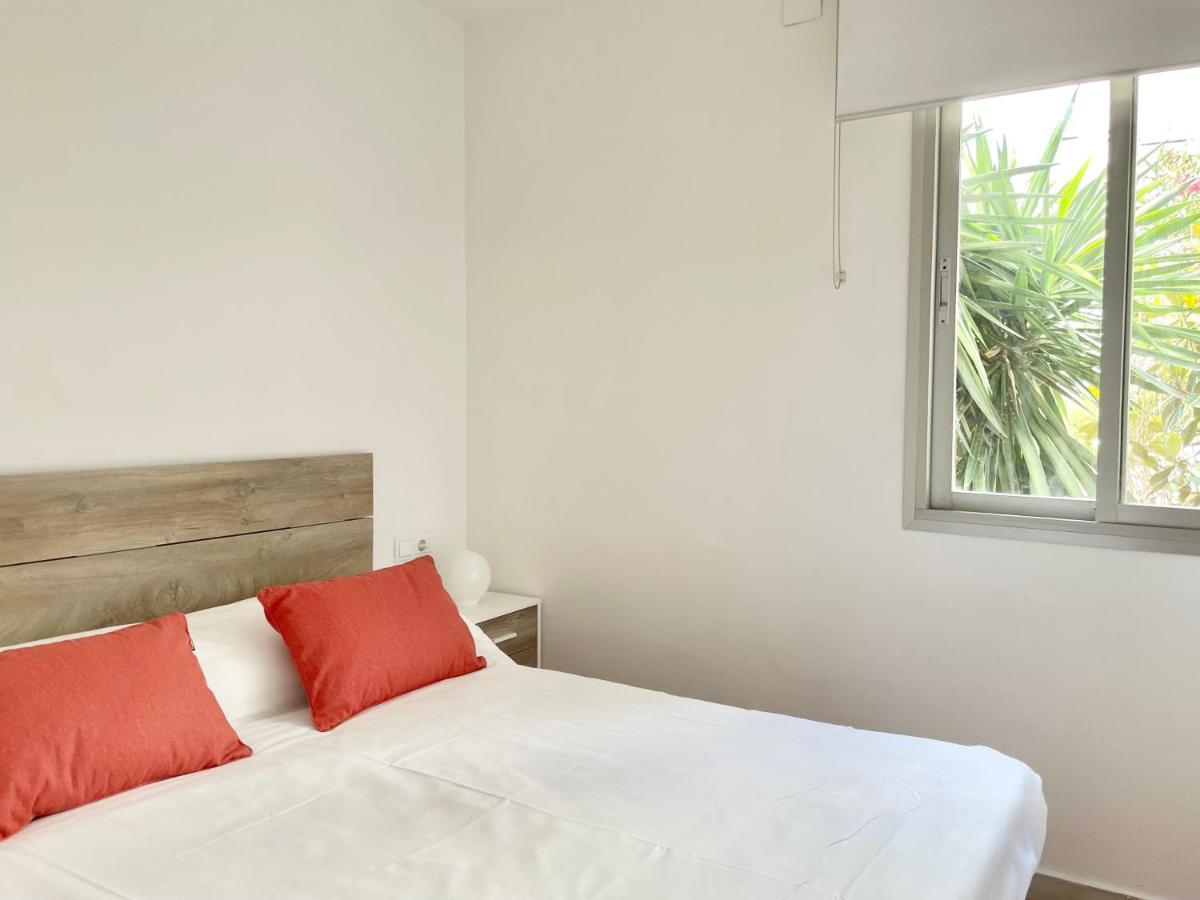 Luminoso Apartamento Frente Al Mar Con Piscina Roses Exterior photo